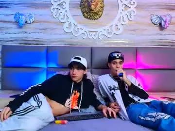 Freechat twinslovers_ on Chaturbate
