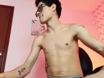 wolfan_sky — GOAL: hard masturbation  [40 tokens remaining] welcome to my room! #master #tattoo #smoke #glasses #lovense