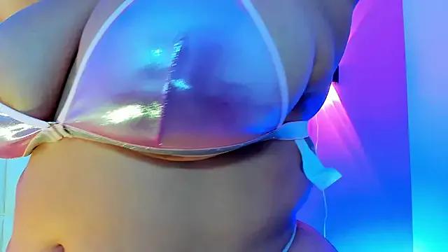 Alanna_hot3 on StripChat 