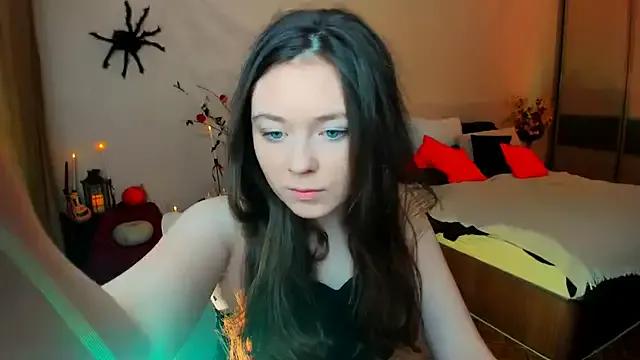 AlluringLookk on StripChat 