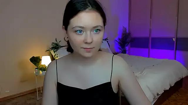 AlluringLookk on StripChat 