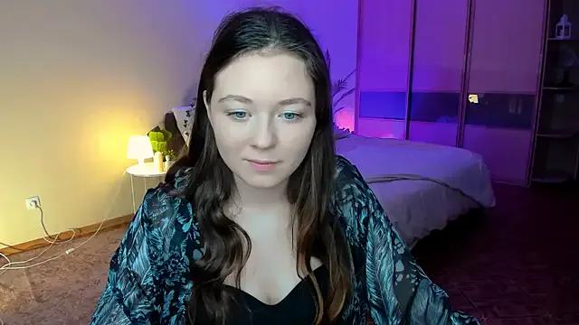 AlluringLookk on StripChat 