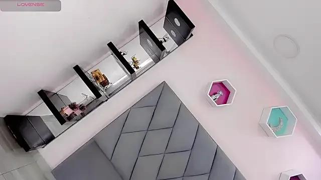 Amira_Ember — MAKE ME HAPPY TODAY+ GET NAKE