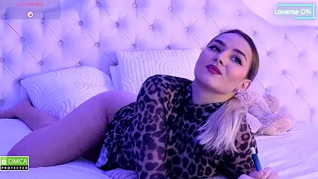 AniaKarenina on StripChat 