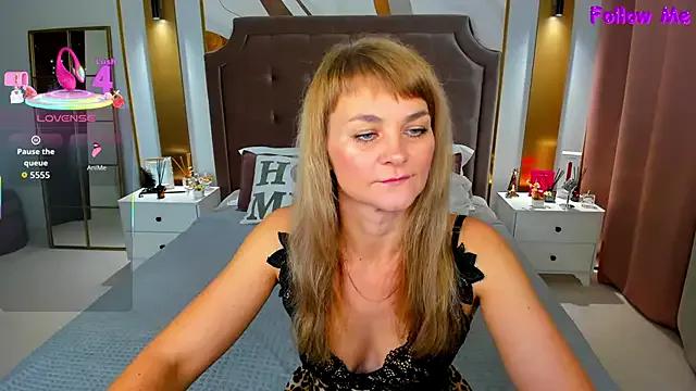 annasimonsj on StripChat 