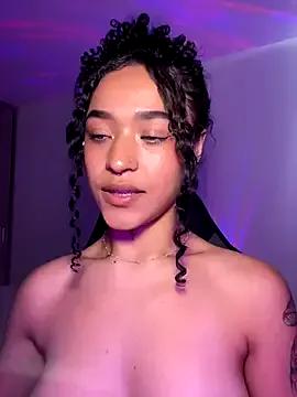 Freechat Crystal_Dluna on StripChat