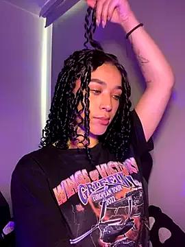 Freechat Crystal_Dluna on StripChat