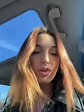 DollyTall on StripChat 