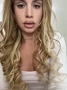 EmiliaCatalina — surprise clip & snap 