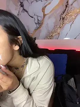 Freechat emily_22x on StripChat