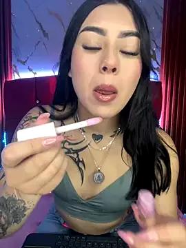 Freechat emily_22x on StripChat