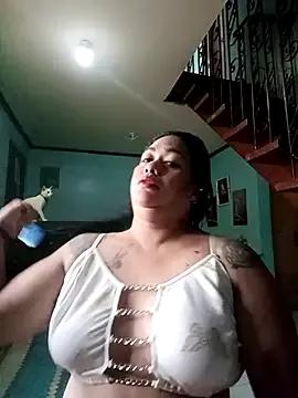 EmmaKantutera on StripChat 