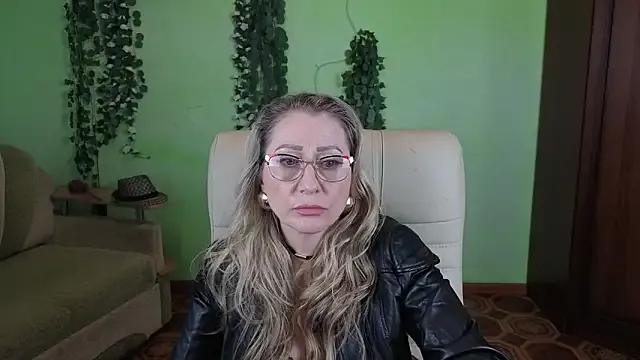 Habibi_Honeyy — Passionate tongue