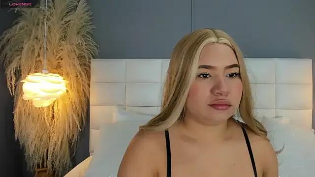 HannaKarson — RIDE DILDO 