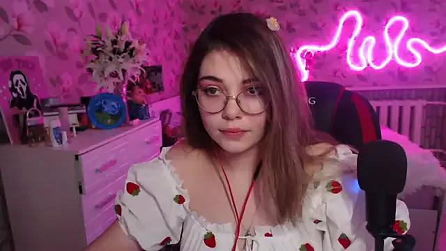 helengilmor on StripChat 