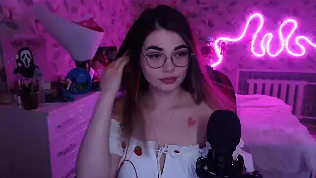 helengilmor on StripChat 