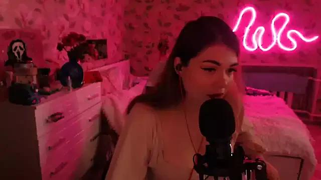 helengilmor on StripChat 