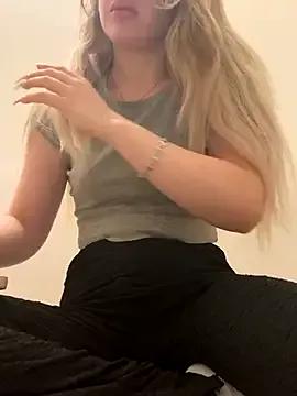 Holly-Glamour on StripChat 