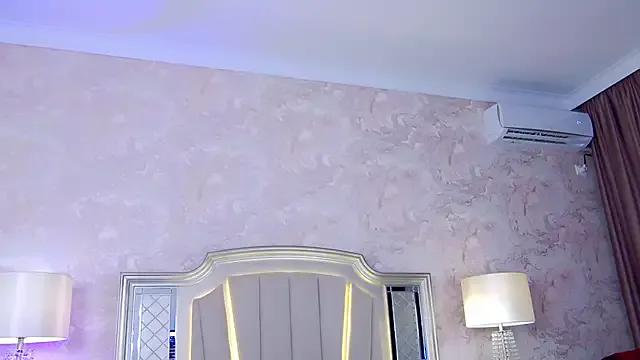 Freechat Issadorra on StripChat