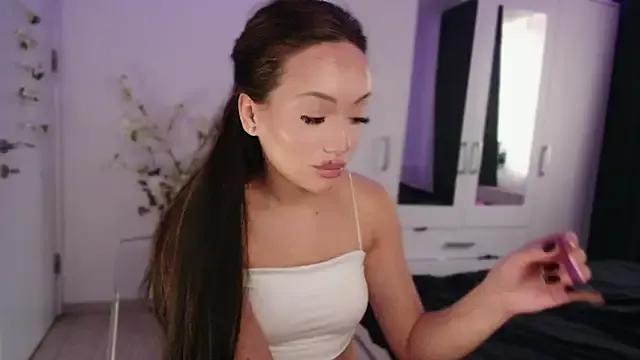 Freechat KaylaLaine on StripChat