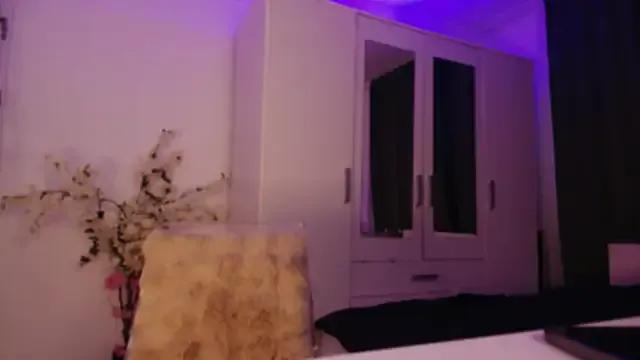 Freechat KaylaLaine on StripChat