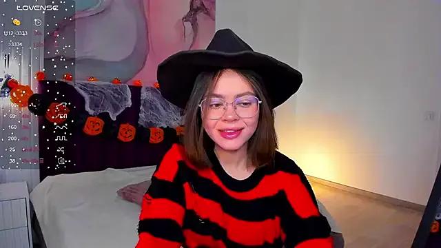 Kelly_Cuutie on StripChat 