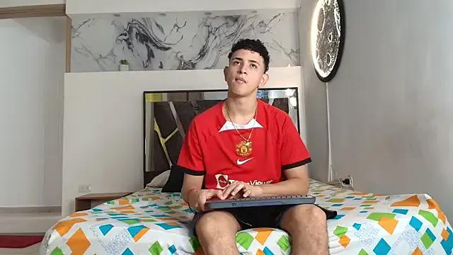 Private KING_OFF_BOYS on StripChat