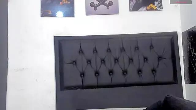 kriixtybrown on StripChat 