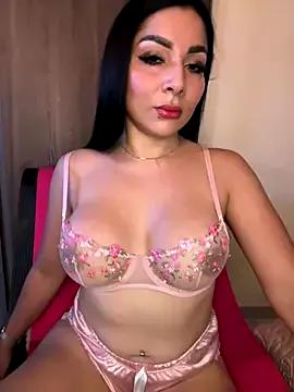Freechat laemmarouse on StripChat
