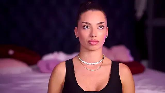 Freechat LalaRoze on StripChat