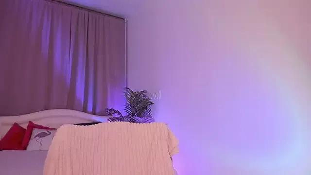 Freechat LauraCoy on StripChat