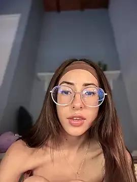 Freechat lauravasquez on StripChat