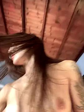 Freechat lauravasquez on StripChat