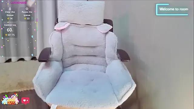 LINLIN-2025 on StripChat 