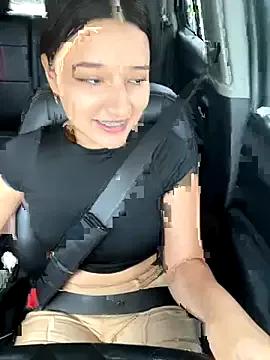 littlemelodi18 on StripChat 