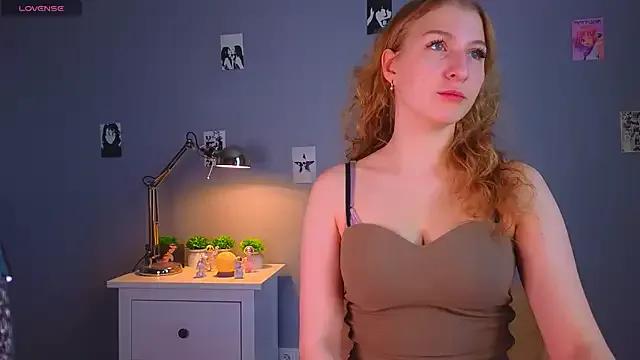 Private LorettaGladman on StripChat