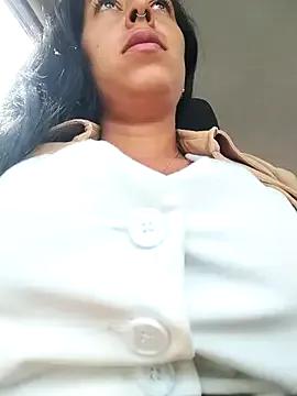 Luianna — Make me hot in public