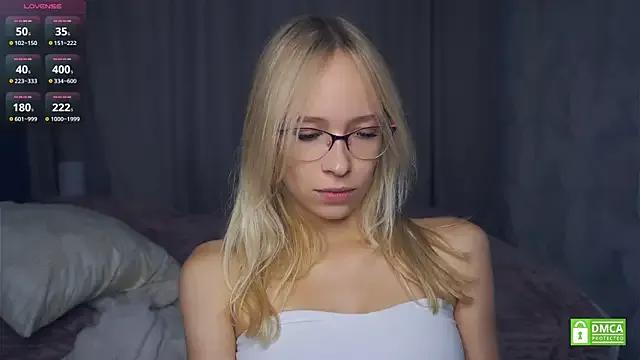 Freechat LynetBurby on StripChat