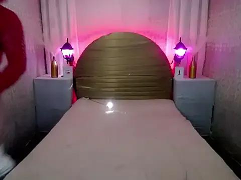 Madameblonde on StripChat 