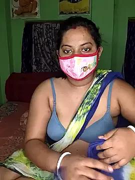 MAGGO-11 — Boobs suck