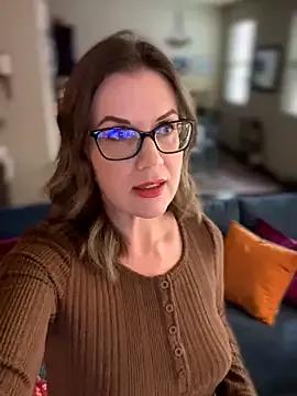 MaiseKnox — WARM ME UP 