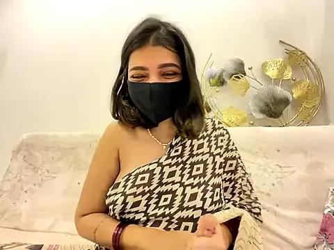 Freechat MaYaa__11 on StripChat
