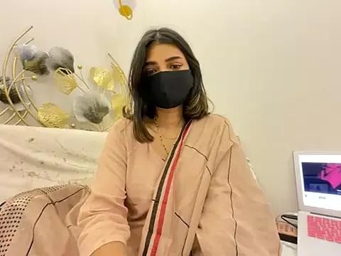 Freechat MaYaa__11 on StripChat