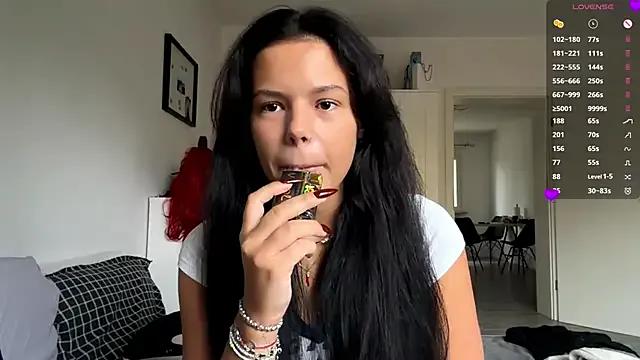 Freechat MaydaCornwall on StripChat