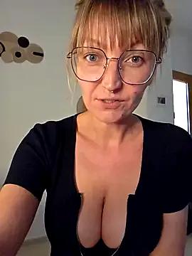 MissMialicious on StripChat 