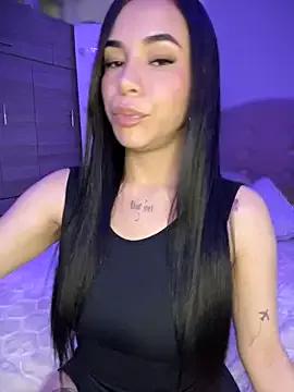 Naatalia — Pussy wet in nails spa