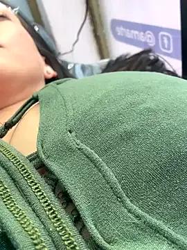 Ninabigtitied on StripChat 