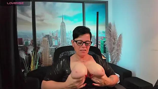 ninarandmann on StripChat 