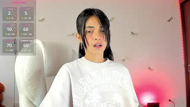 Freechat princessluna_19 on StripChat