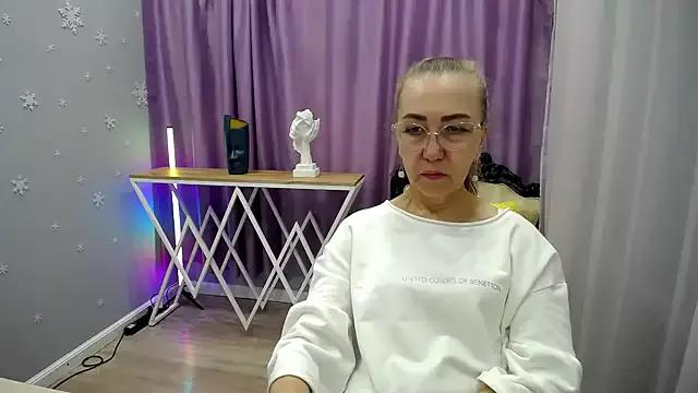 queen_a_n_i on StripChat 